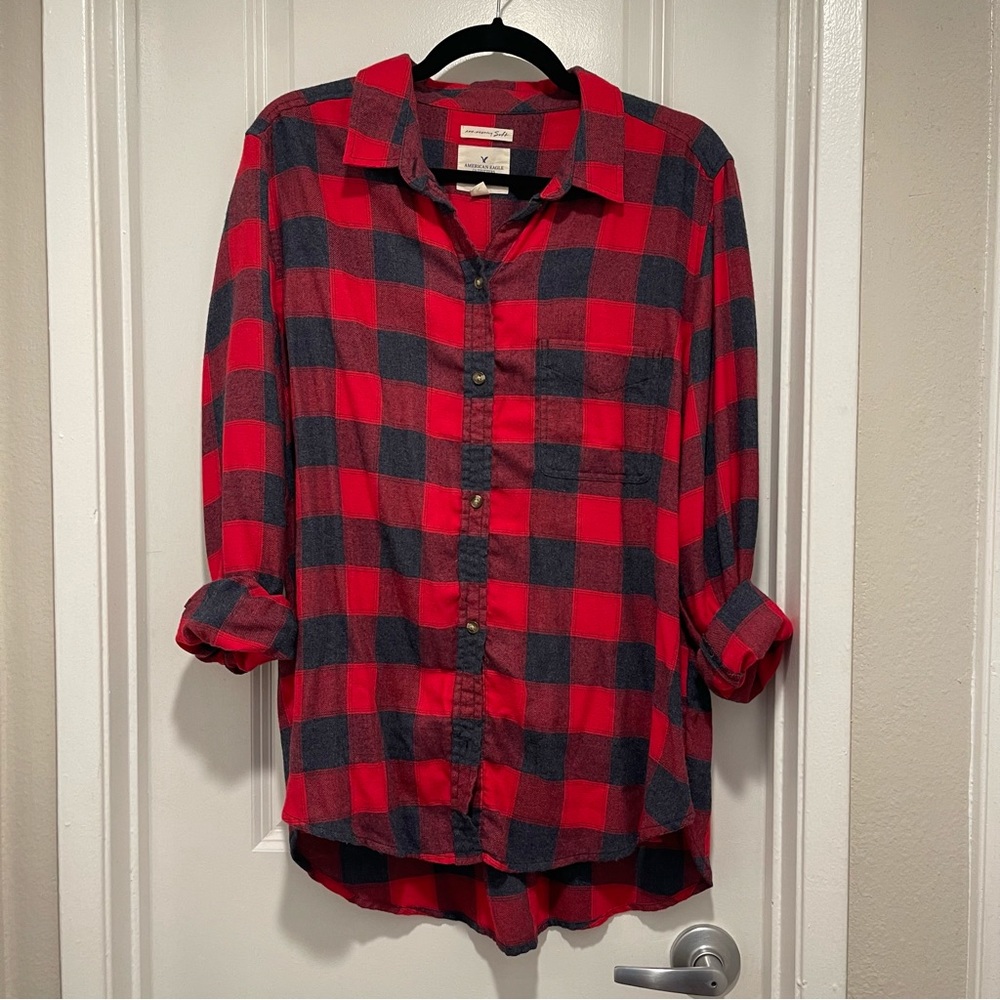American Eagle Outfitters Favorite Boyfriend Button Down